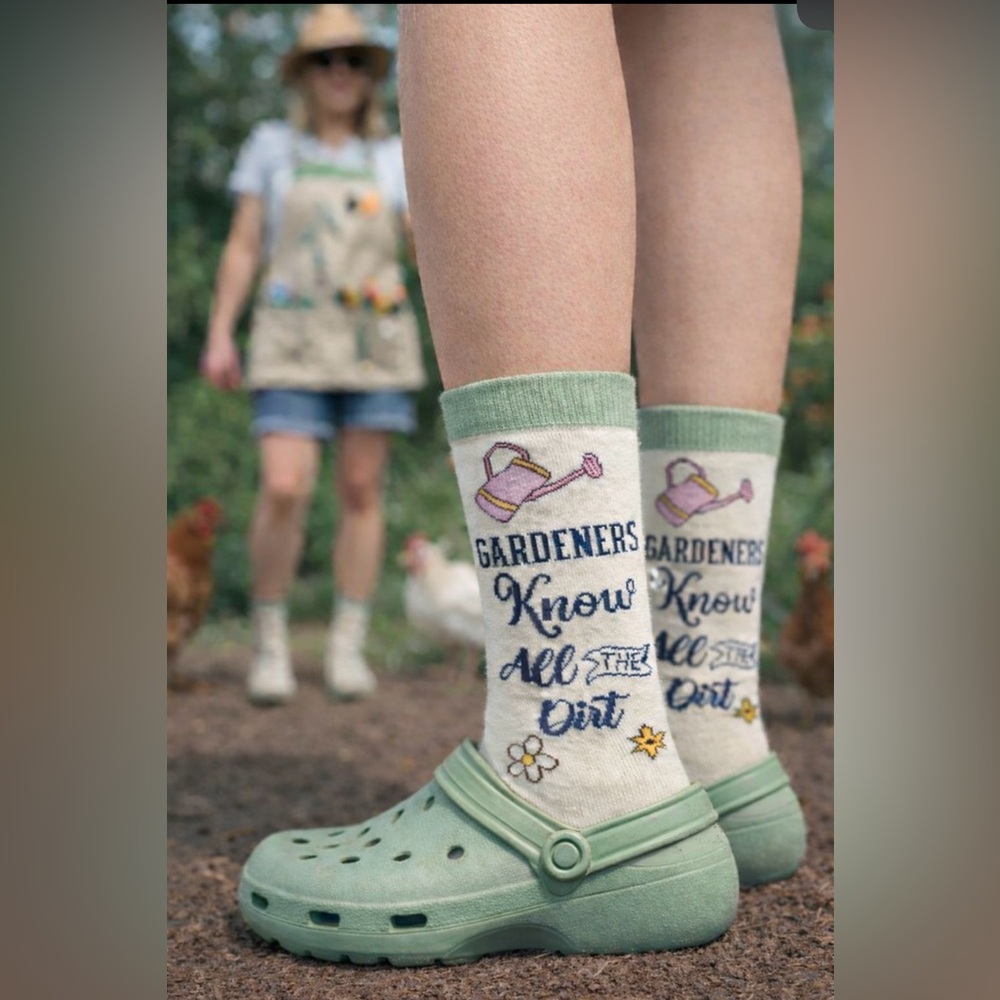 Gardeners Know All the Dirt Socks - Picture 2 of 3